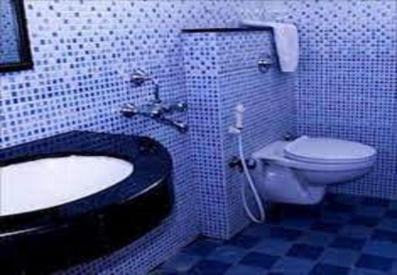 Hotel Blue Bird Udagamandalam Exterior foto