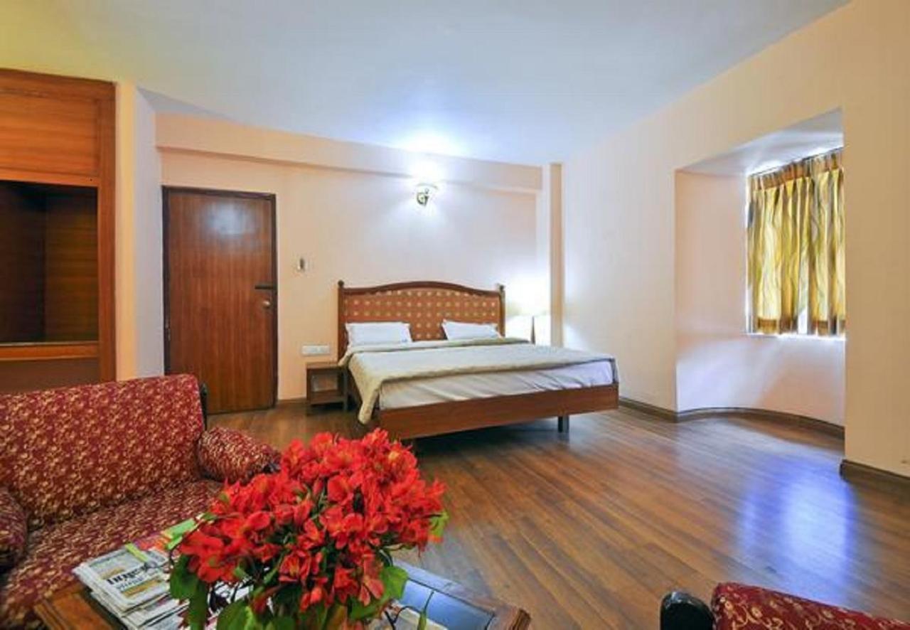 Hotel Blue Bird Udagamandalam Exterior foto