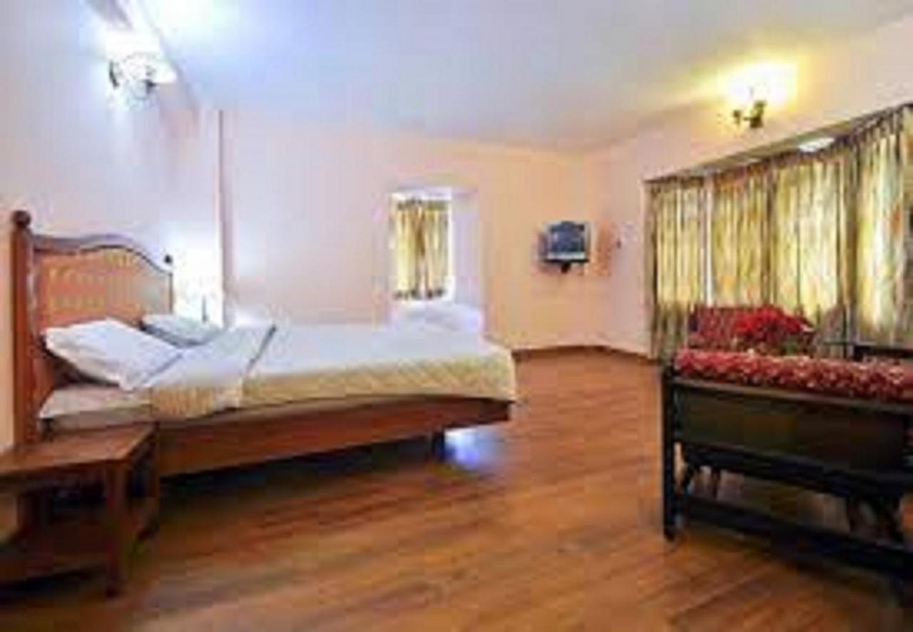 Hotel Blue Bird Udagamandalam Exterior foto