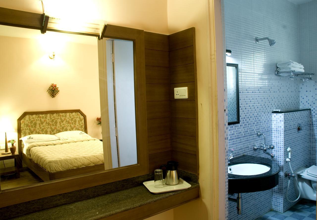 Hotel Blue Bird Udagamandalam Exterior foto