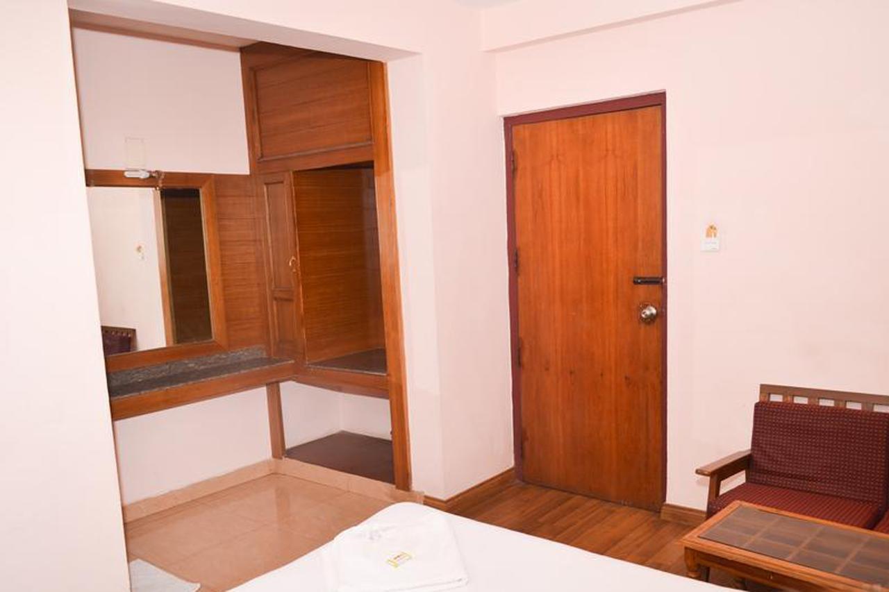 Hotel Blue Bird Udagamandalam Exterior foto