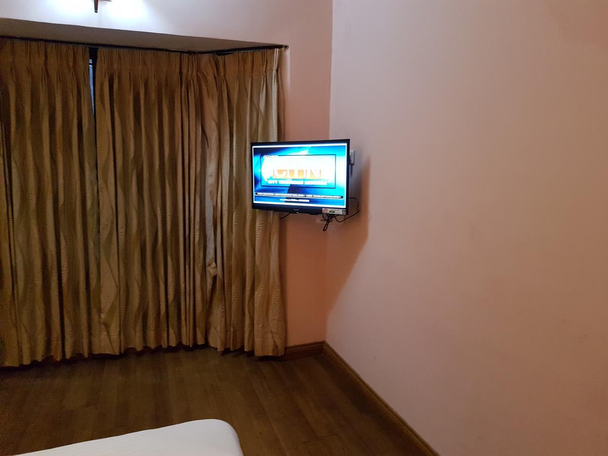 Hotel Blue Bird Udagamandalam Exterior foto