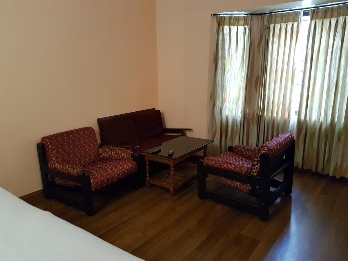Hotel Blue Bird Udagamandalam Exterior foto